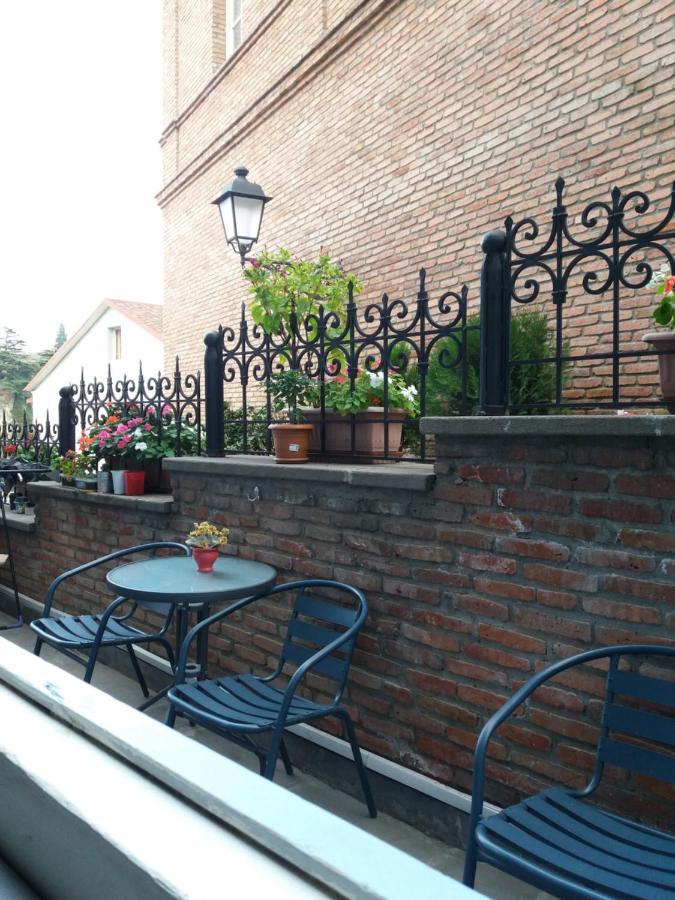 Tbil Home Hostel Тбилиси Экстерьер фото