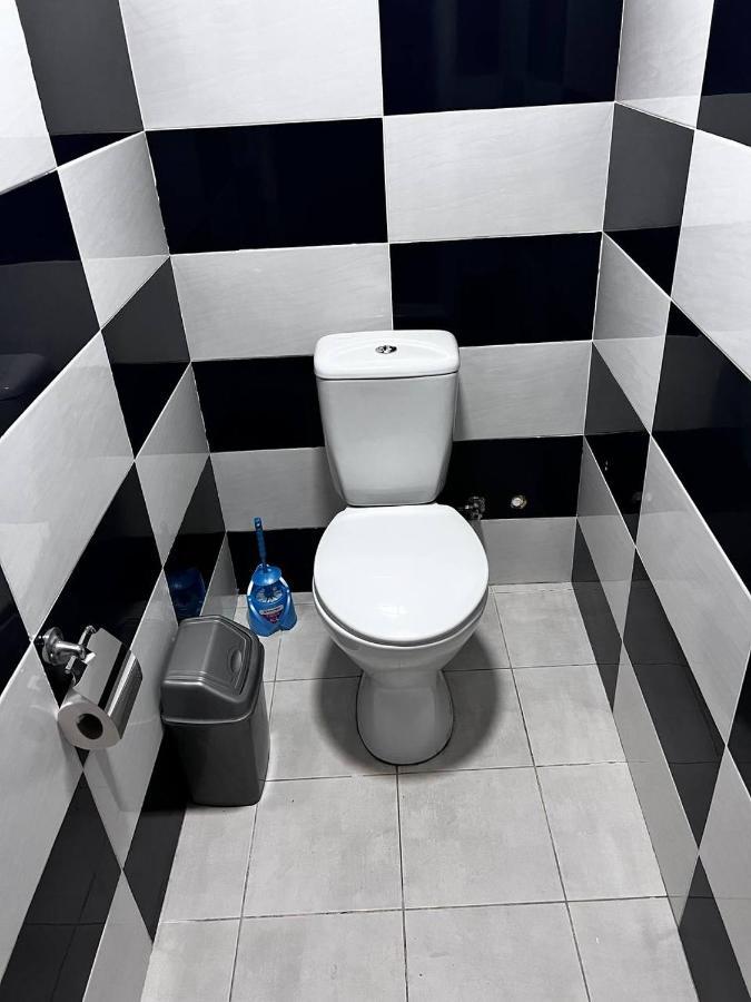 Tbil Home Hostel Тбилиси Экстерьер фото