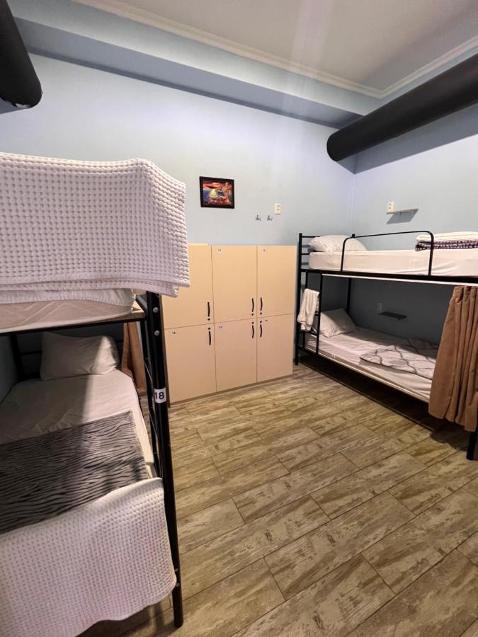 Tbil Home Hostel Тбилиси Экстерьер фото